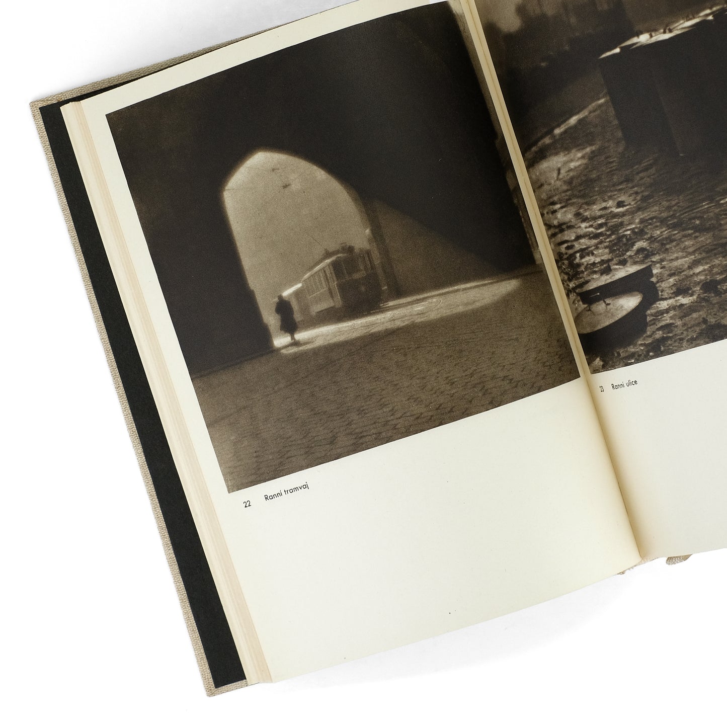 SUDEK, Josef; Lubomir Linhart, essay