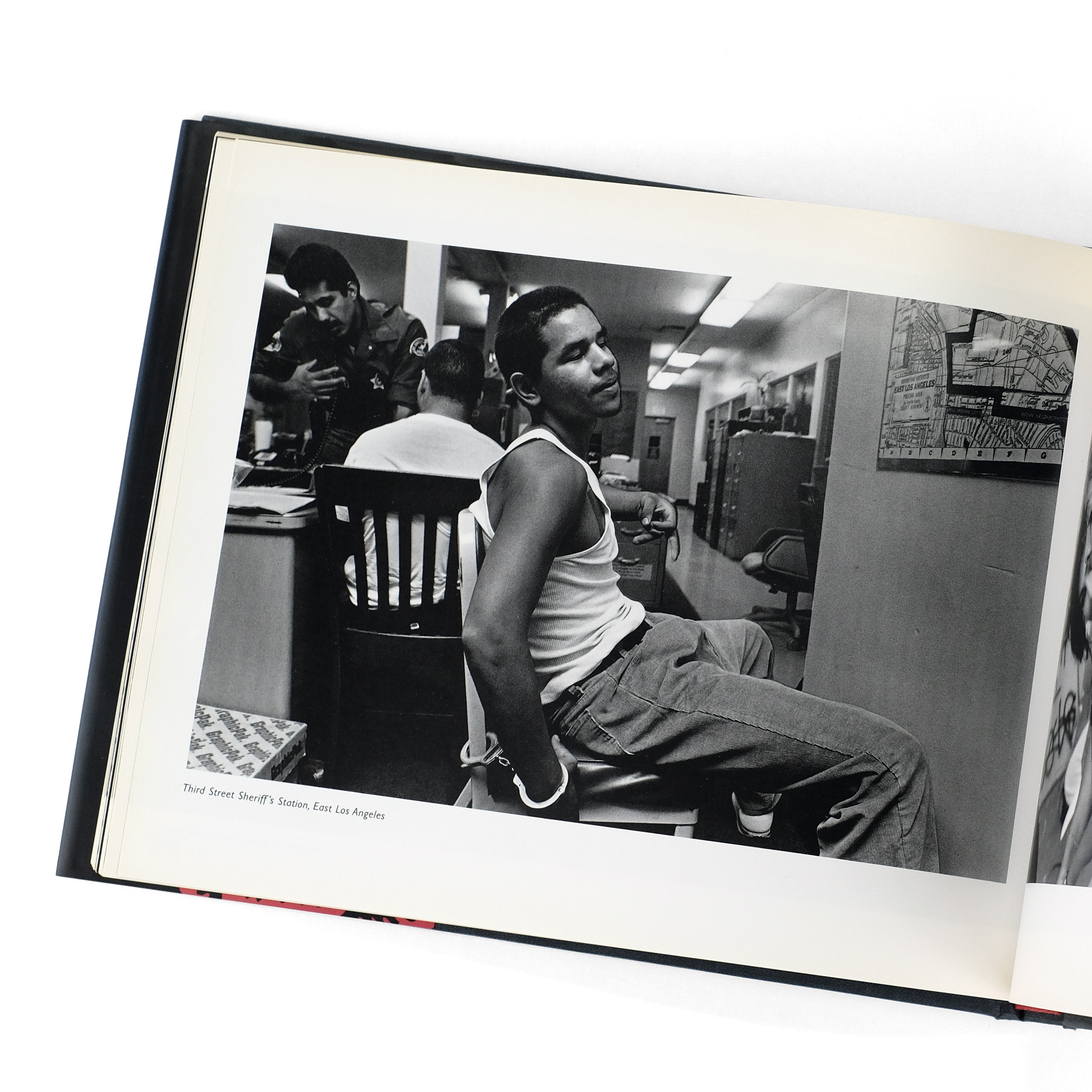 East Side Stories: Gang Life in East L.A. / Joseph Rodríguez